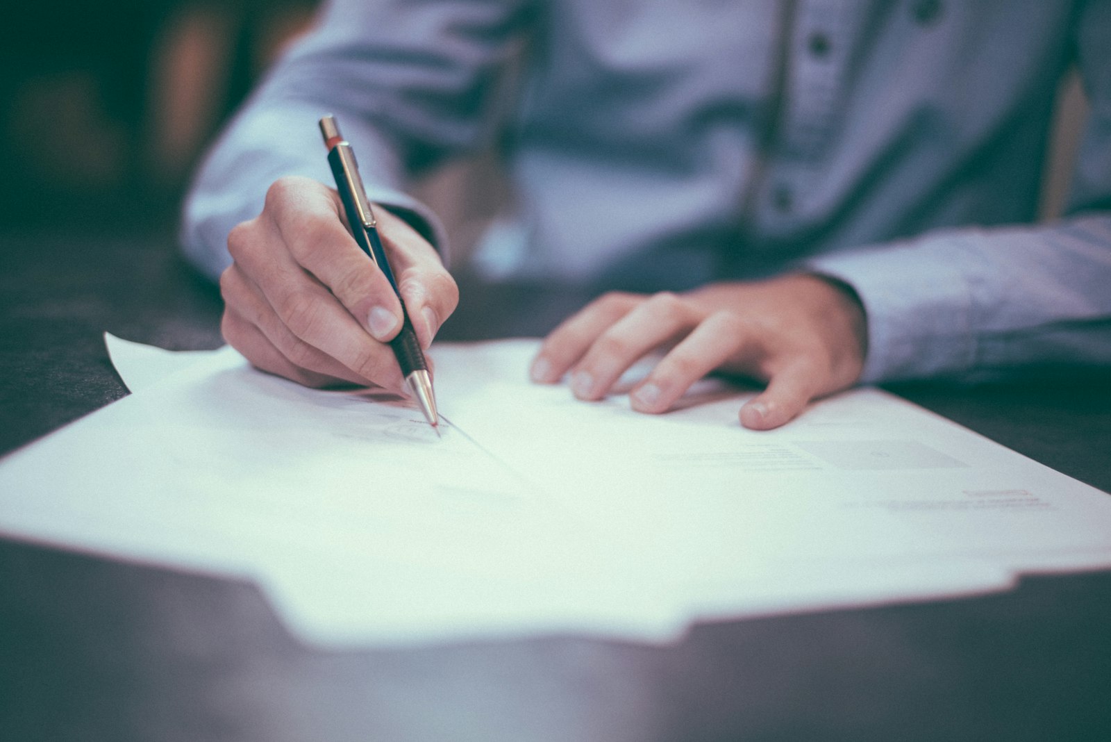 Shipping document control and handover between operations teams