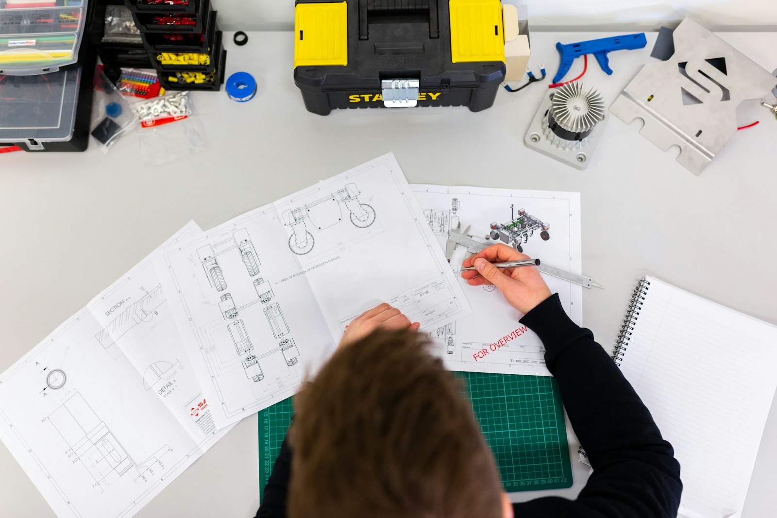 Shop-floor mobility for production updates and coordination